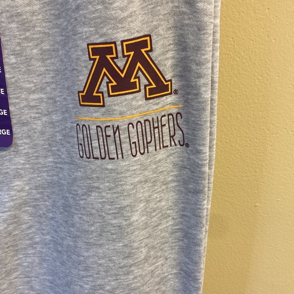 Minnesota Golden Gophers sweatpants - Picture 2 of 3